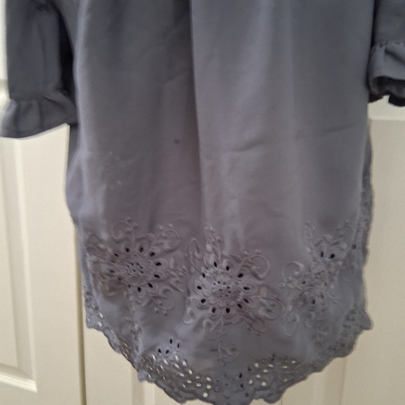 Knox Rose Cold Shoulder With Floral Eyelets & Scalloped Hemline  Size S - Picture 6 of 8